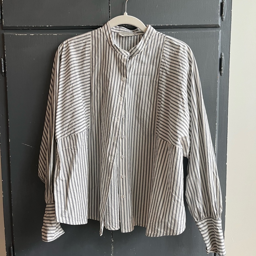 Oversized Raglan Shirt. Cotton poplin blue and white strip